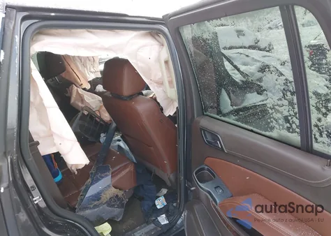 2017 Chevrolet Tahoe Premier z USA, uszkodzony, nr VIN 1GNSKCKC2HR251306